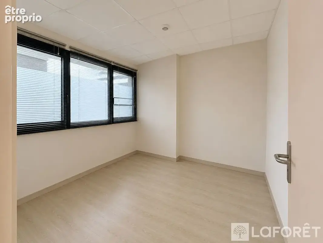 Local commercial Montbeliard 97.72 m2 - photo 4
