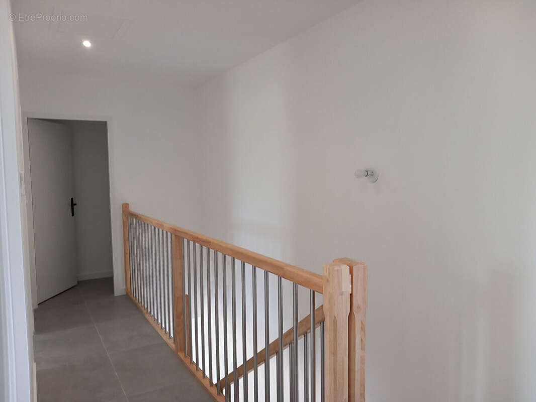 Maison à PINS-JUSTARET