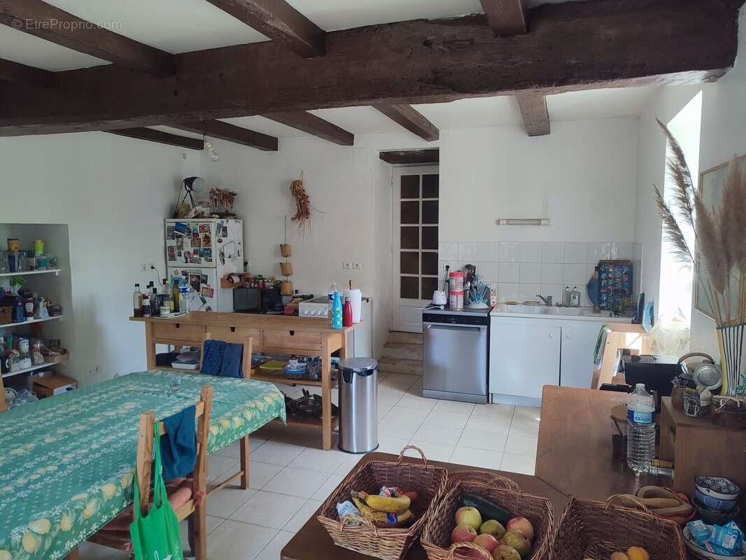 Maison 258 m² à Nieul-Le-Virouil  - photo 4