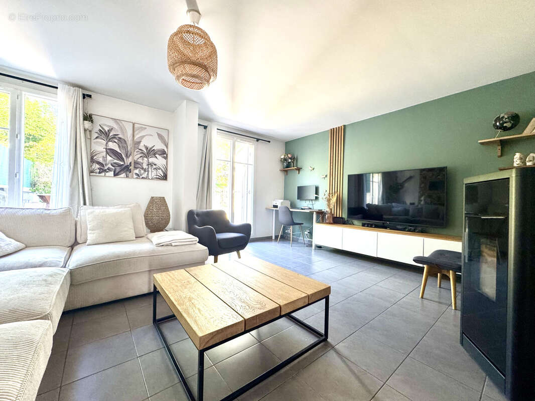 Maison à MAGNY-LE-HONGRE