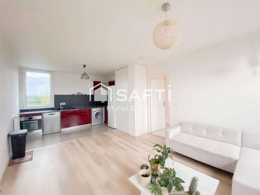 Photo 2 - Appartement à SAINTE-GENEVIEVE-DES-BOIS