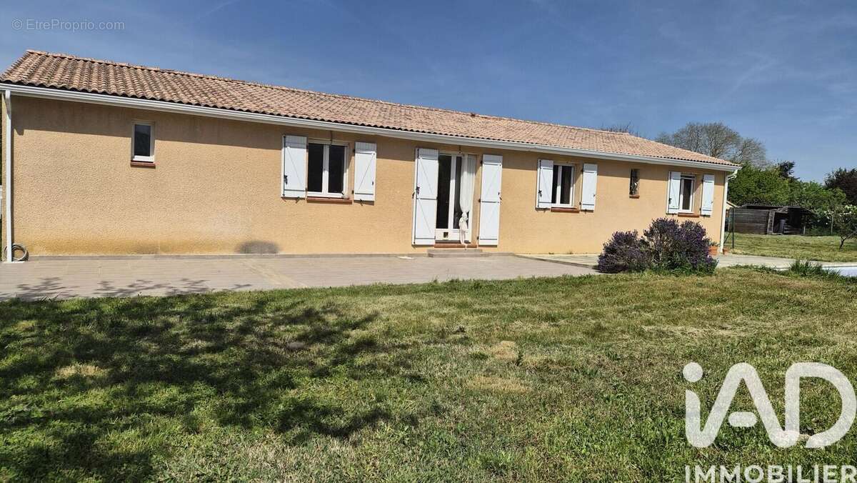 Photo 2 - Maison à LE FAUGA