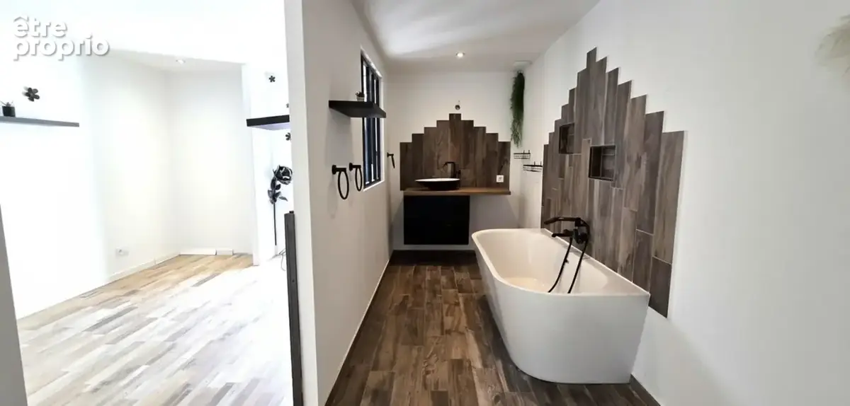 Maison familiale en pierre de 196 m² - petit failly– 4 chambres  – pièce de vie de 73 m² – près de 1 600 m² de foncier – grange  - photo 2