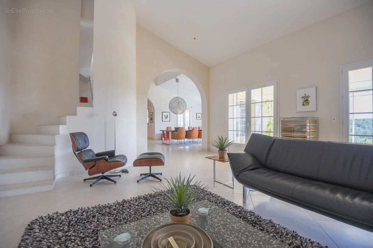 Maison à ENTRECASTEAUX