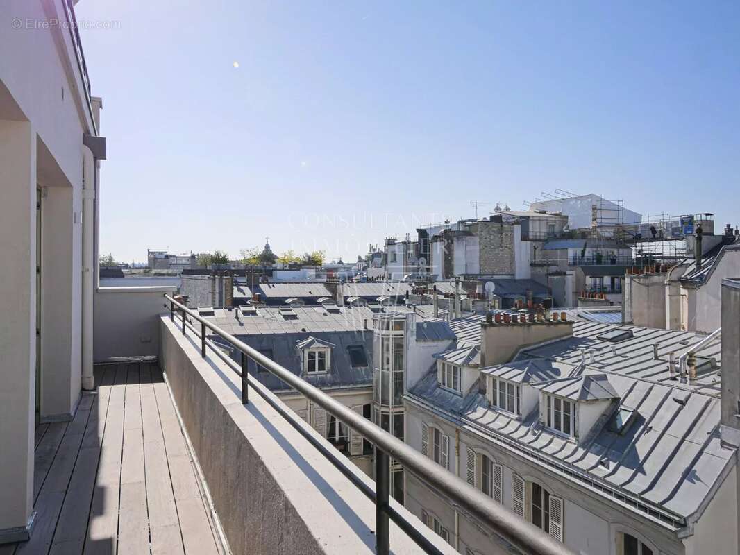 Appartement à PARIS-8E