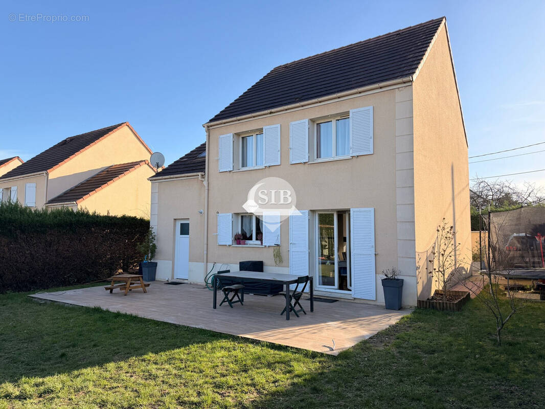 Maison à LA VILLE-DU-BOIS