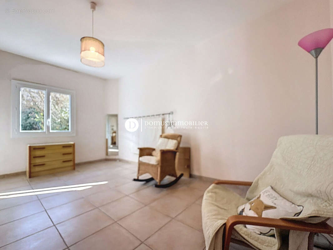 Appartement à SAINT-SATURNIN-LES-AVIGNON