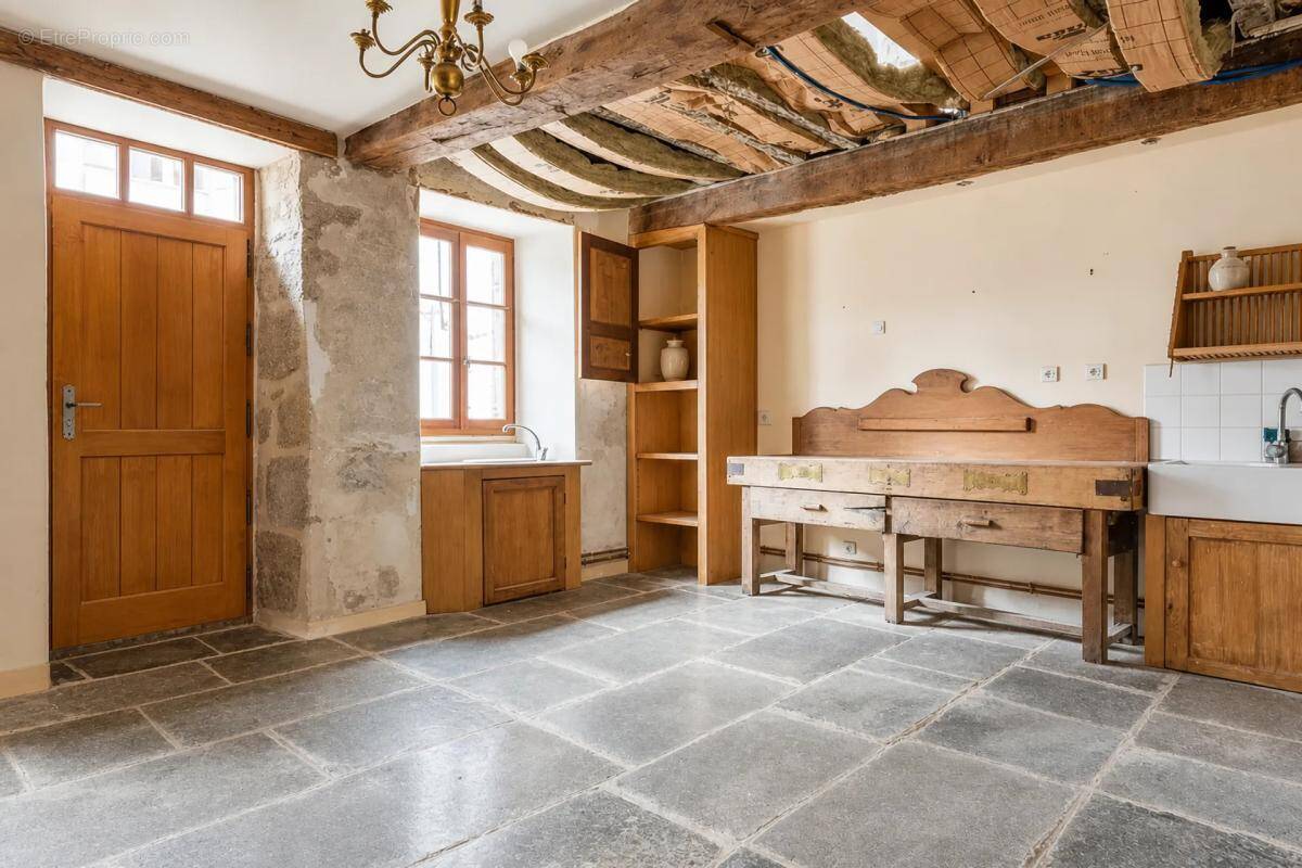 Maison à AUZANCES