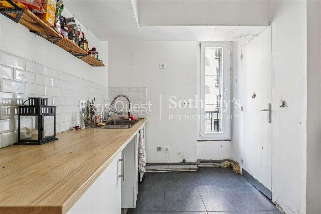 Commerce à PARIS-11E