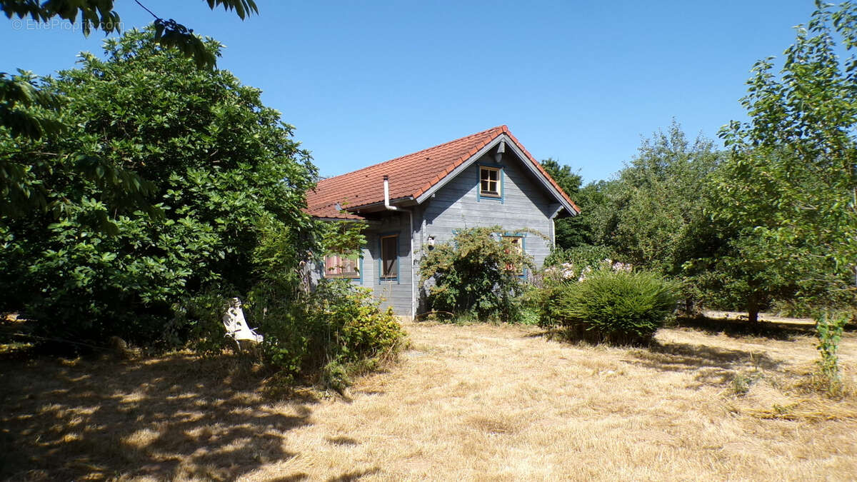 Chalet finlandais en bois à Saint-Saturnin   situé au calme sur plus d'un hectare avec une forêt nourricière - photo 2