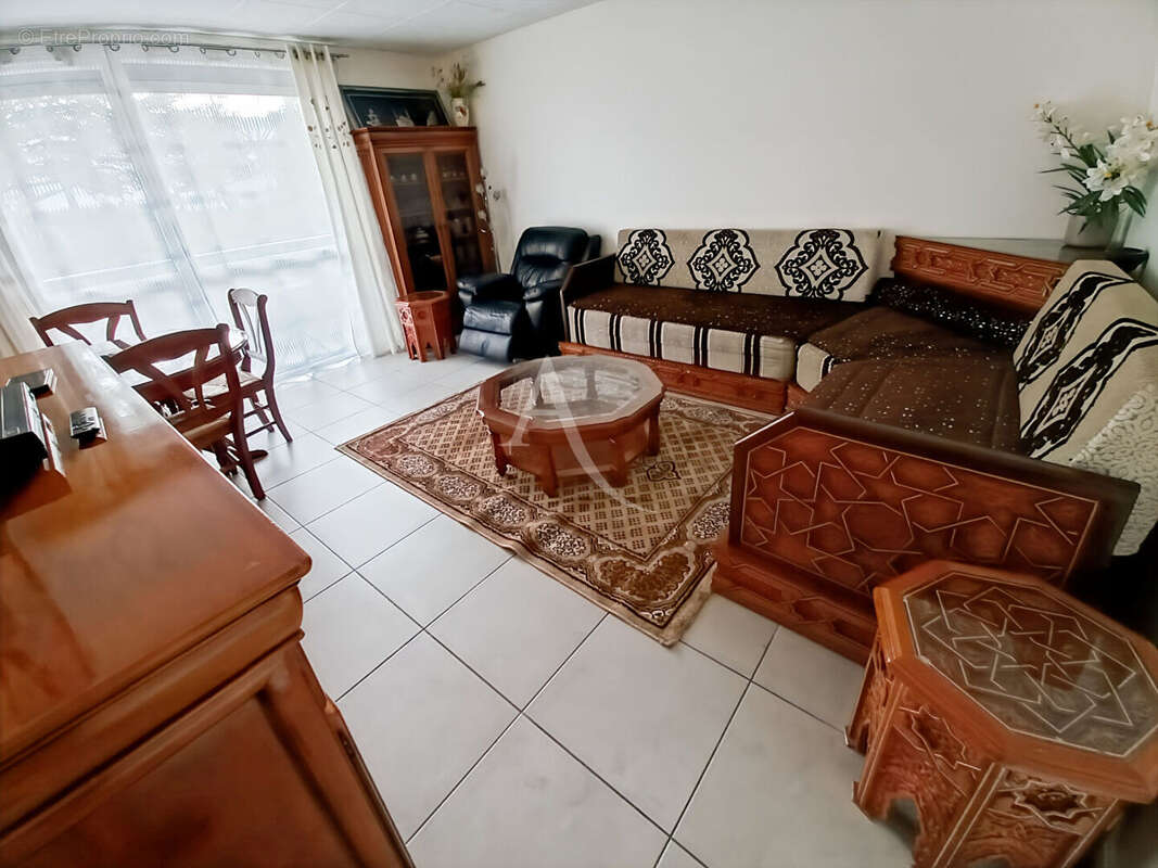 Appartement à SAINT-ETIENNE-DU-ROUVRAY