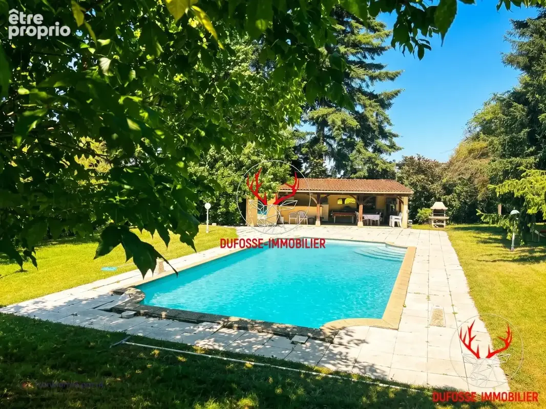 Propriété d'exception 310m² avec piscine et dépendances sur parc de 2ha - photo 4