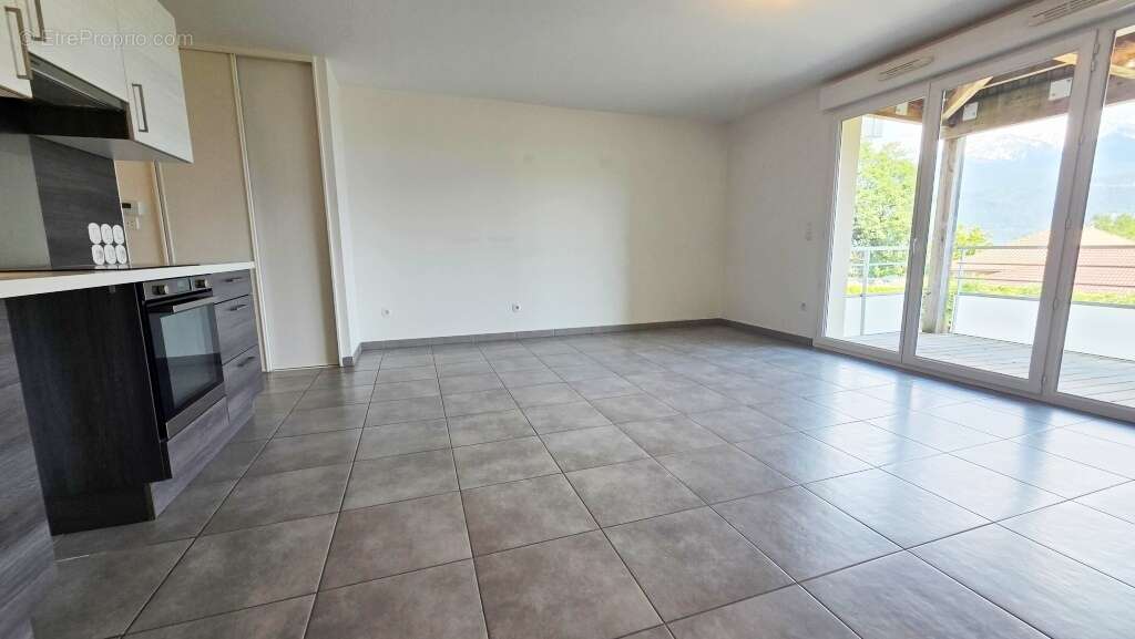 Appartement à SAINT-ISMIER