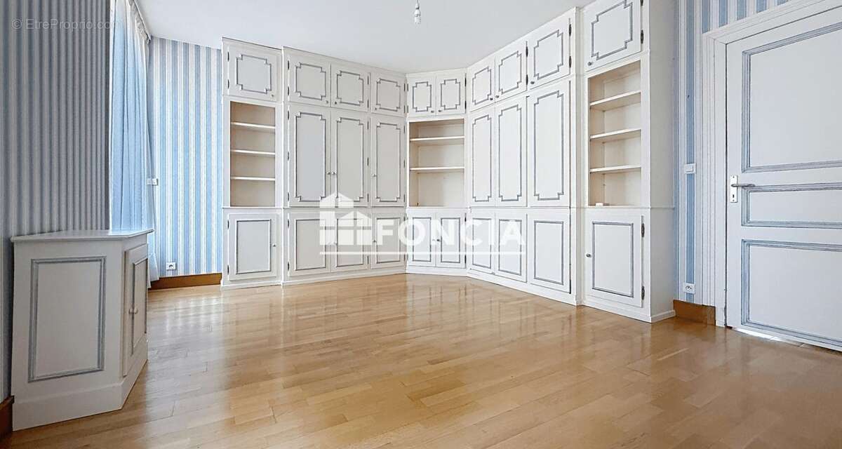 Superbe appartement de 118 m² avec ascenseur, garage et jardin privatif - photo 3
