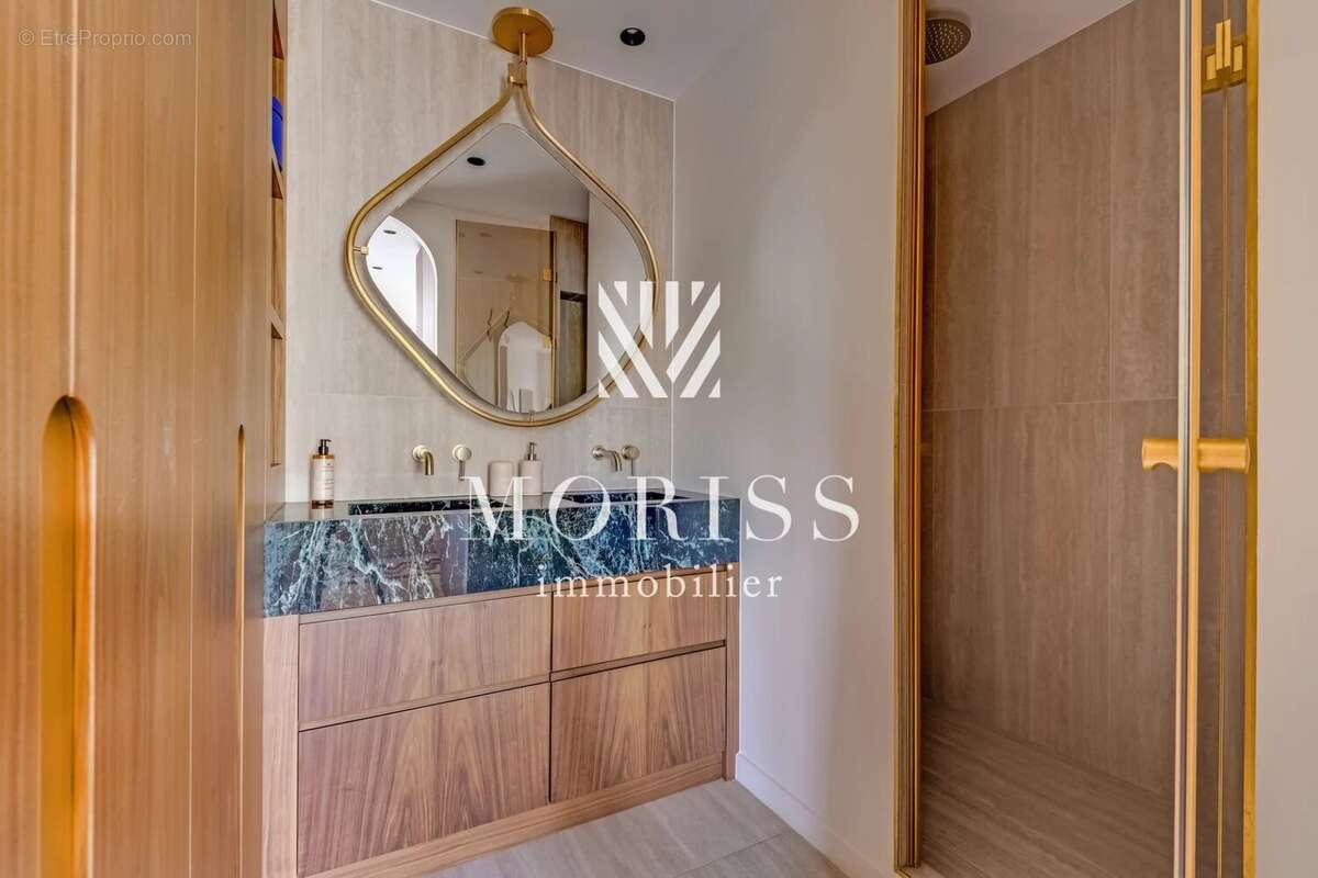 Appartement à NEUILLY-SUR-SEINE