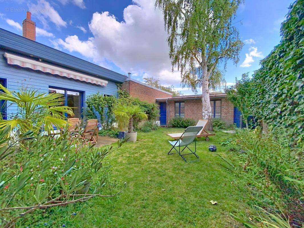 Maison à LA CHAPELLE-D&#039;ARMENTIERES