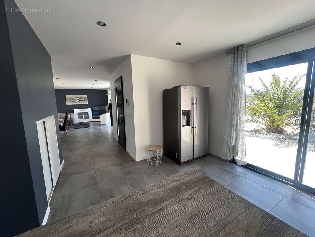 Maison 166 m² à Saint-Paul-Les-Romans  - photo 6