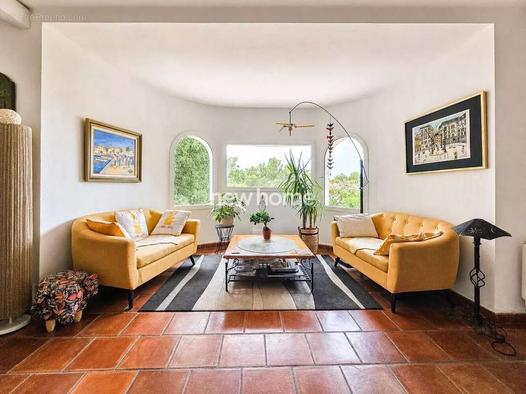 Élégante propriété de caractère avec très belle vue, piscine et gîte indépendant - photo 14