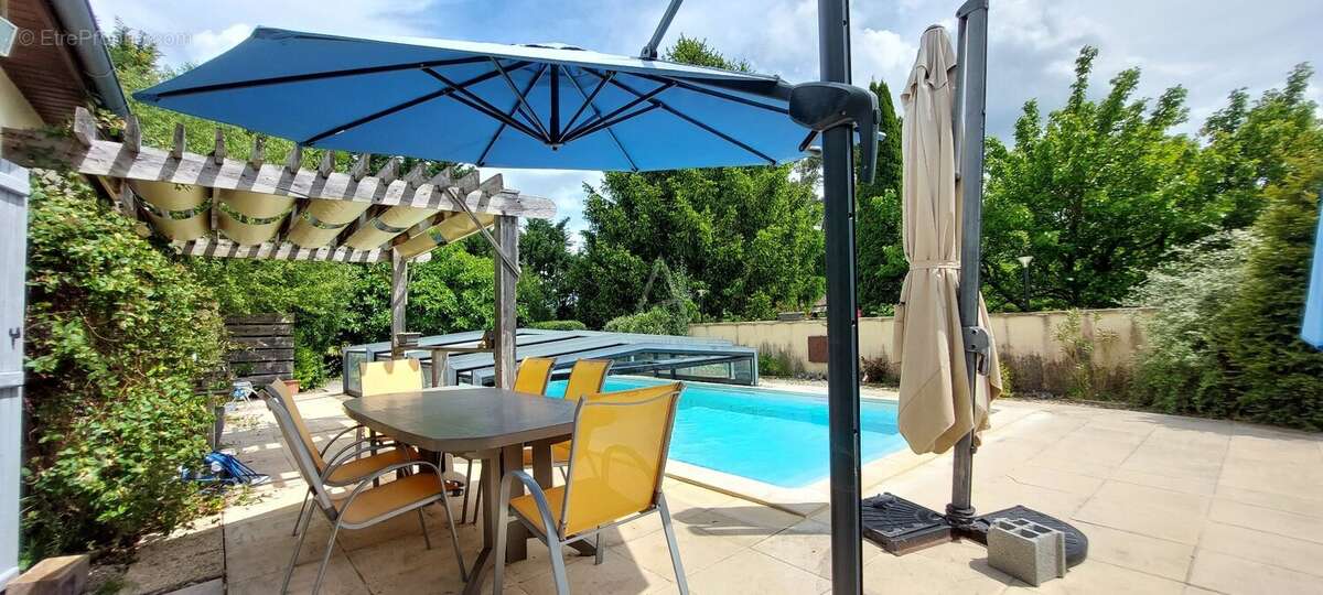 Maison à MILHAC-D&#039;AUBEROCHE