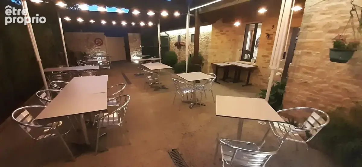 Murs de restaurant et 3 appartements T3 - photo 2
