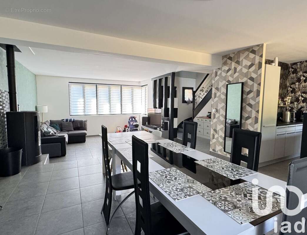 Photo 2 - Maison à ROINVILLE