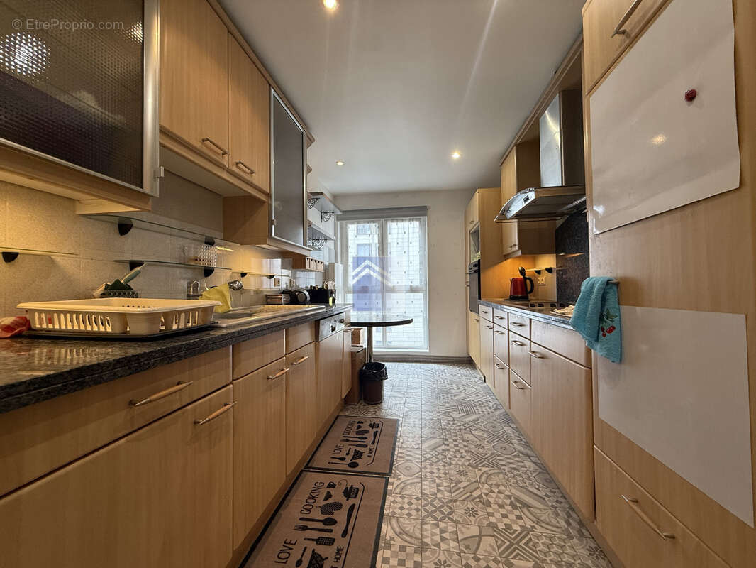 Appartement à COURBEVOIE
