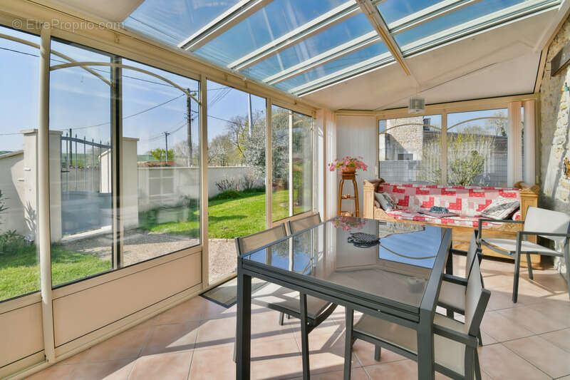 Maison à SAINT-JEAN-D'ANGELY