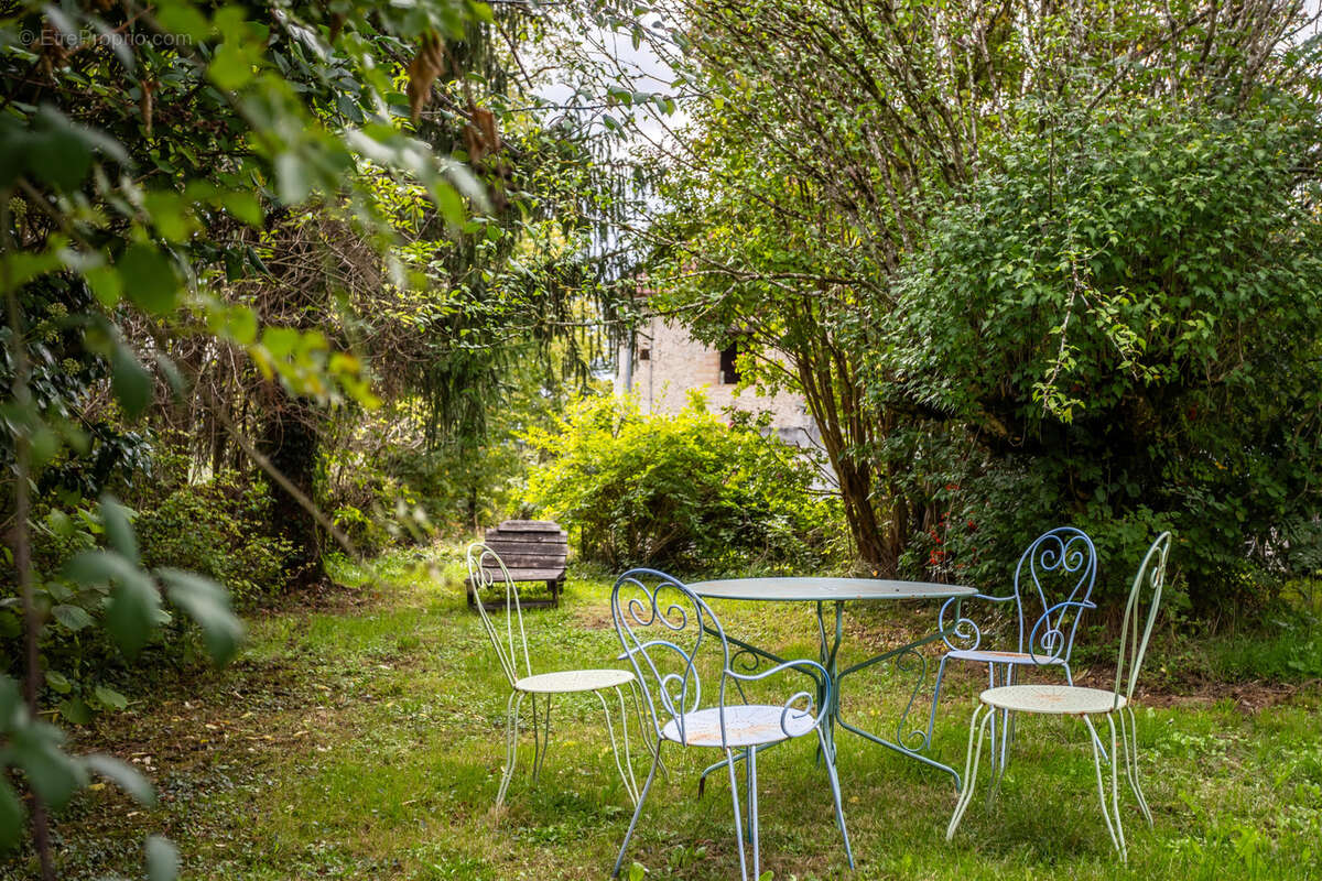 Maison à LACOUR