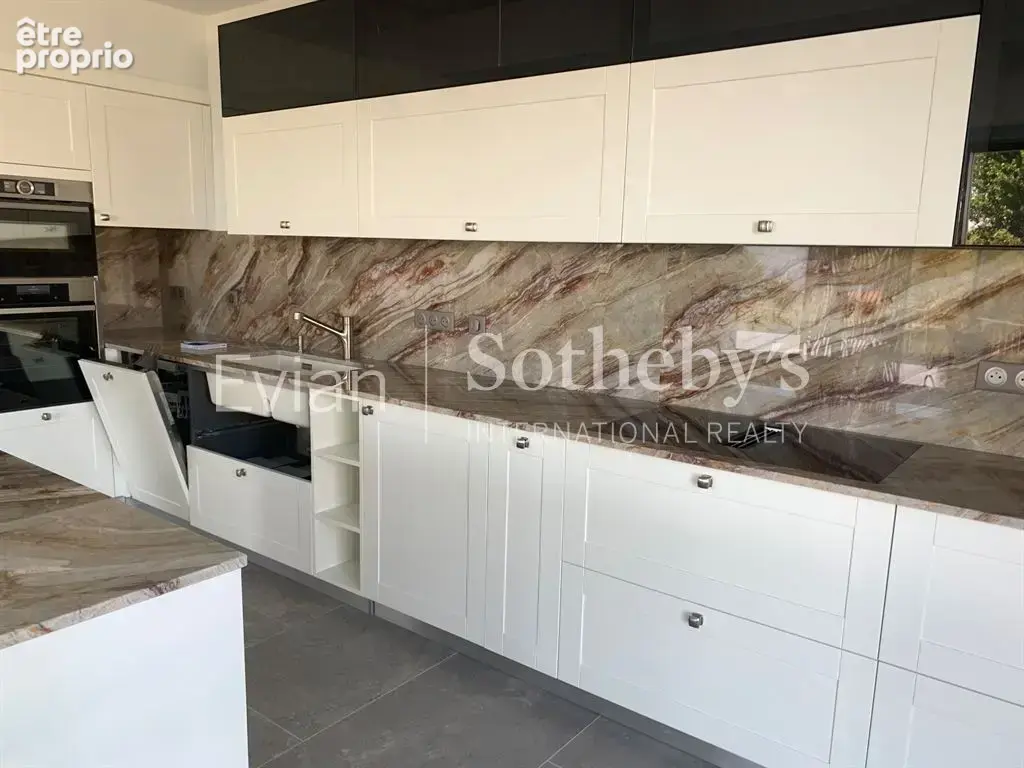 Appartement 8 pièces à Evian Les Bains - photo 6