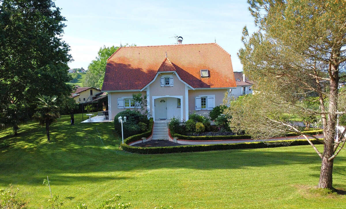 Maison à SAUVAGNON