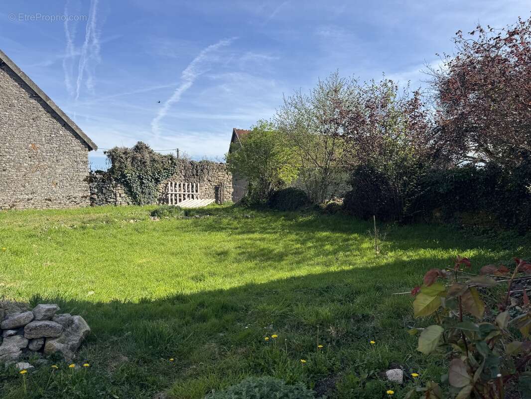 n°2 - Maison à ARRENES