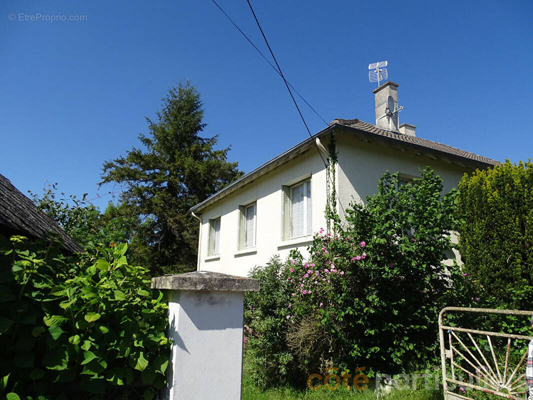 Maison à LIGNIERES