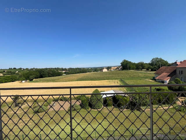 Appartement à SAINT-GERMAIN-DES-FOSSES