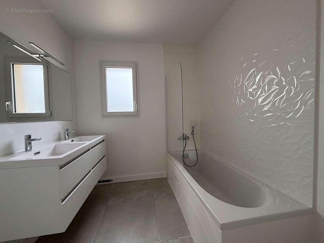 Maison à LA CHAPELLE-SAINT-MESMIN