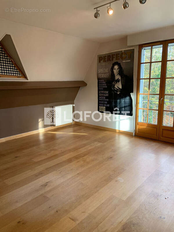 Maison à AUMONT-EN-HALATTE