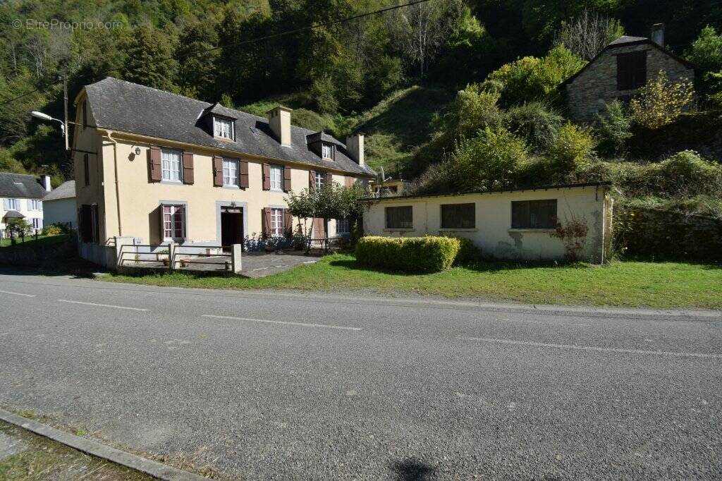 46046273a.jpg - Maison à FERRIERES