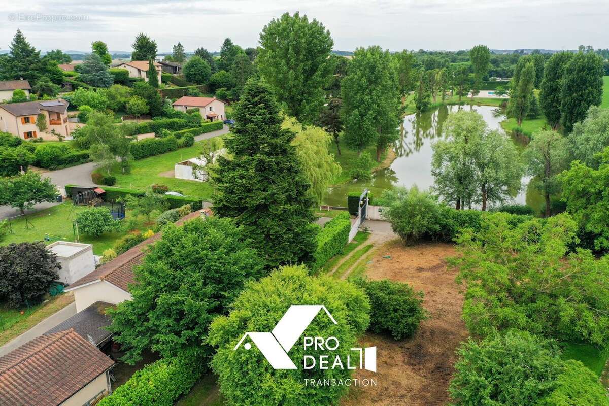 Terrain à VILLETTE-D&#039;ANTHON