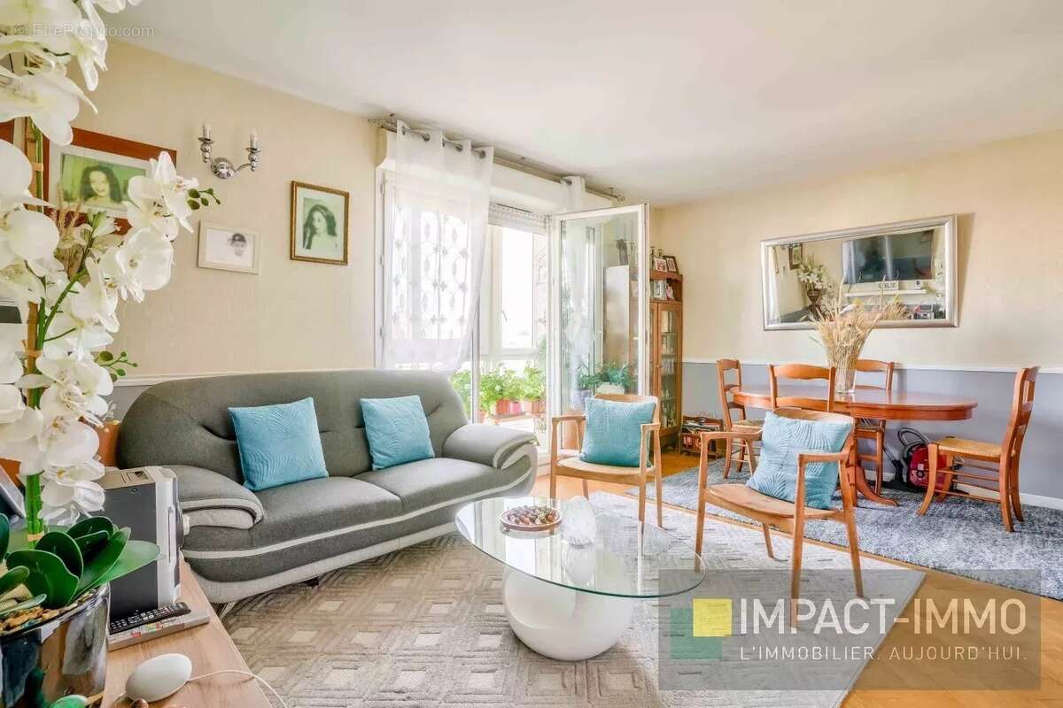 Appartement à COURBEVOIE