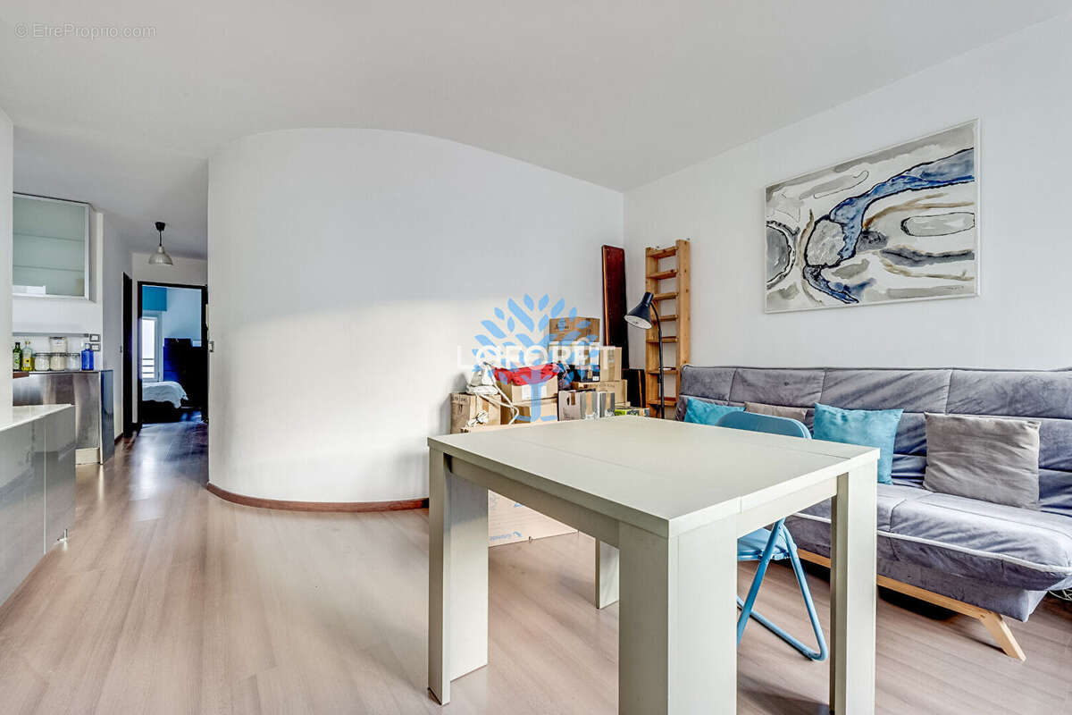 Appartement à PARIS-20E