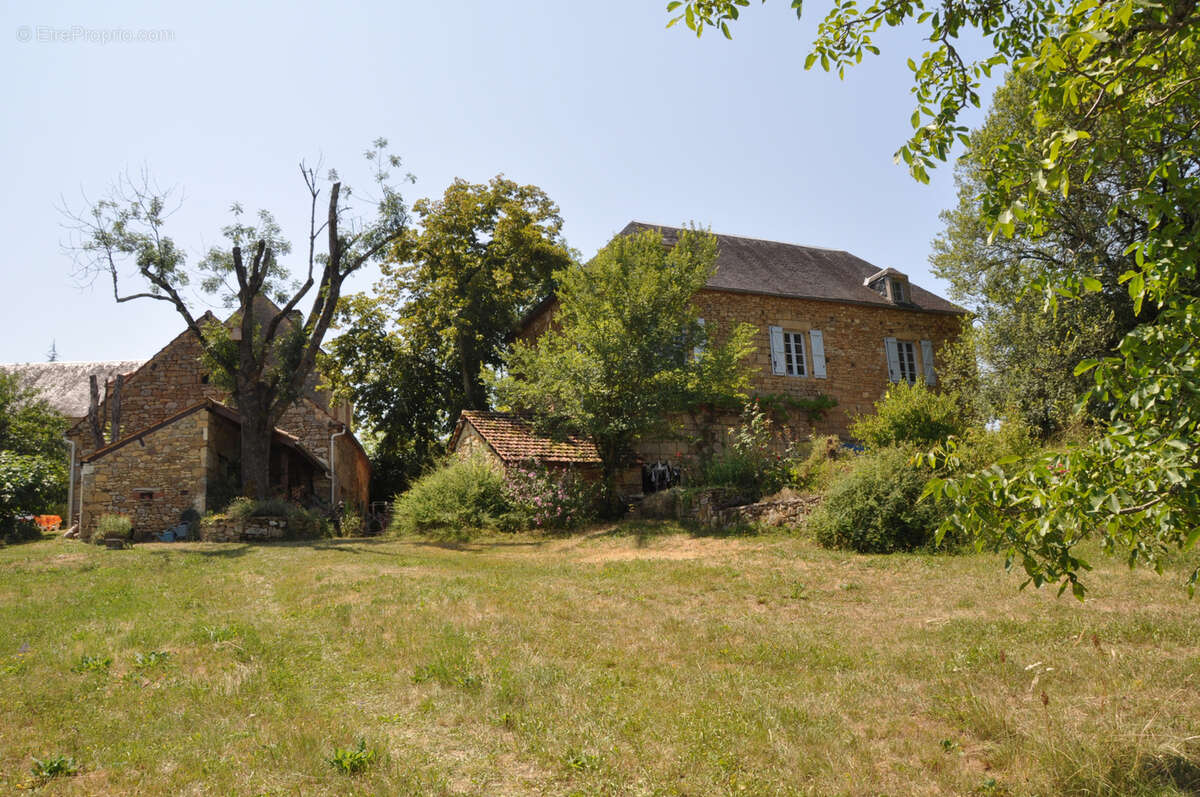 Maison à NADAILLAC-DE-ROUGE
