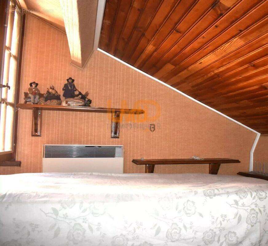 Maison à LIVINHAC-LE-HAUT