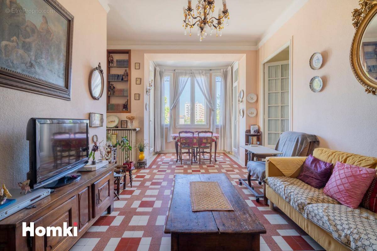 Appartement à MARSEILLE-4E