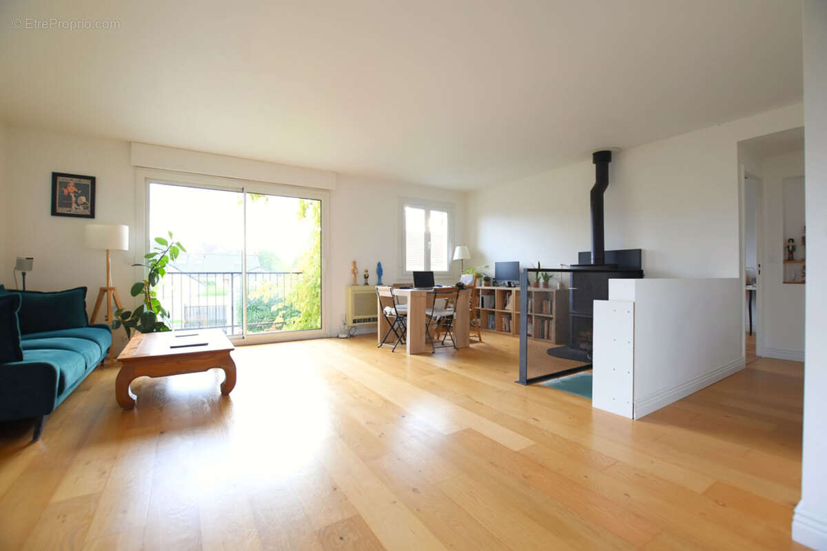 Maison à LES ESSARTS-LE-ROI