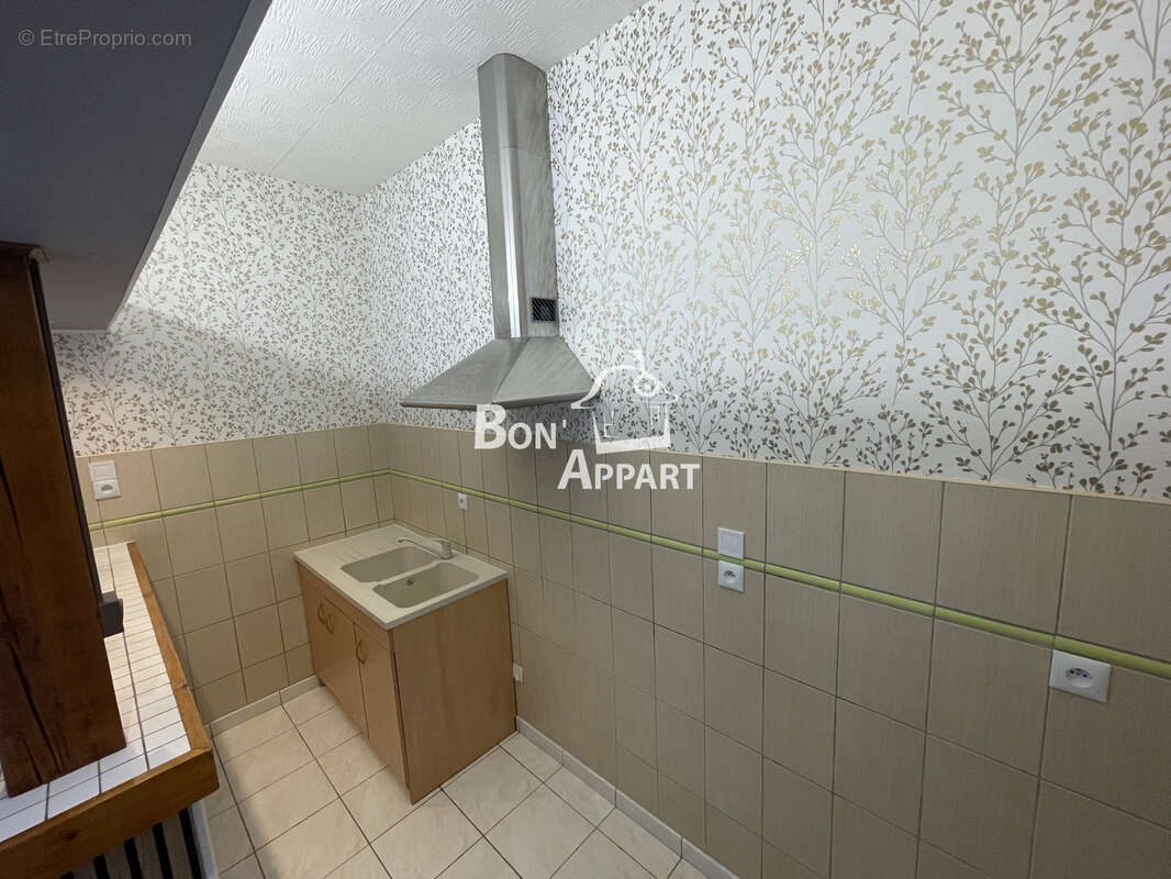 Appartement F2 avec entrée individuelle, garage et cellier   Centre de Rombas - photo 5