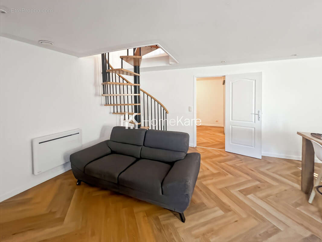 Maison à MONTREJEAU