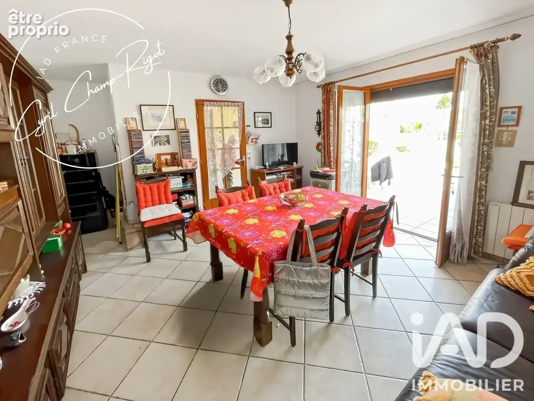 Photo 5