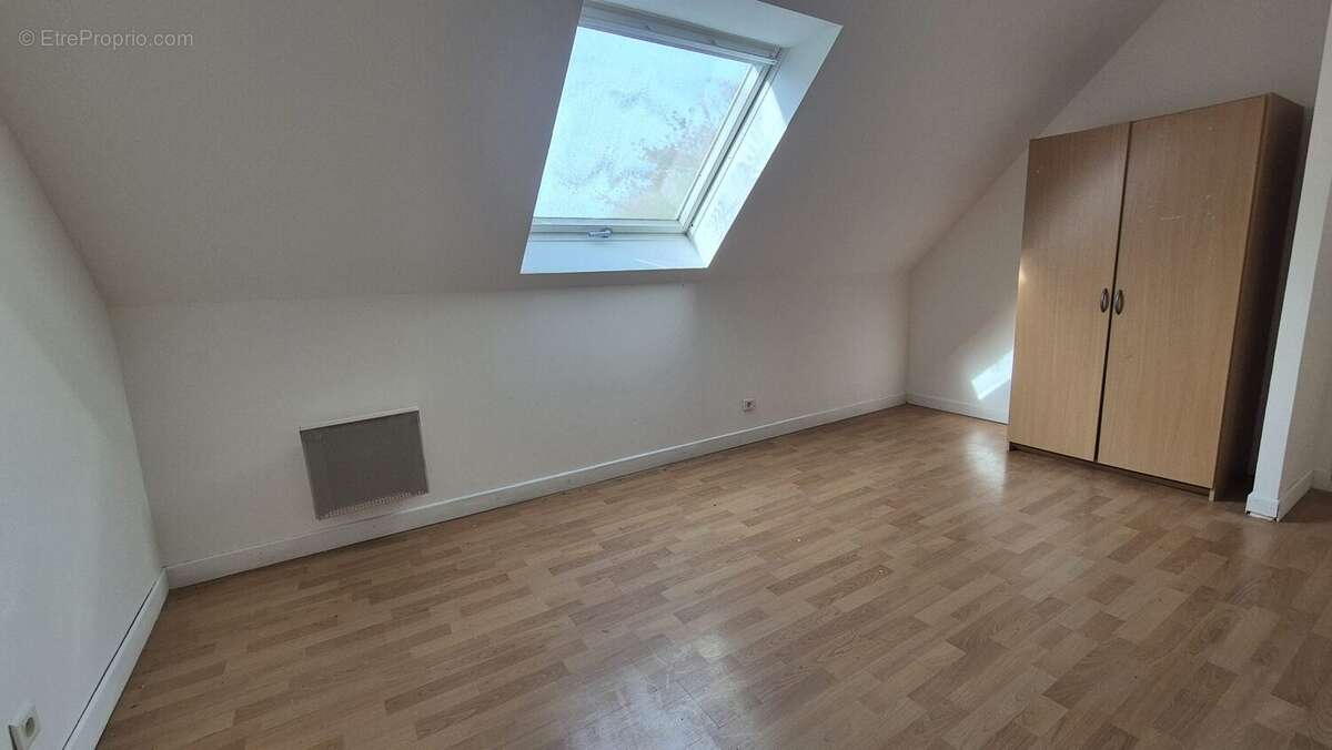 chambre 2 - Maison à BOUTIGNY