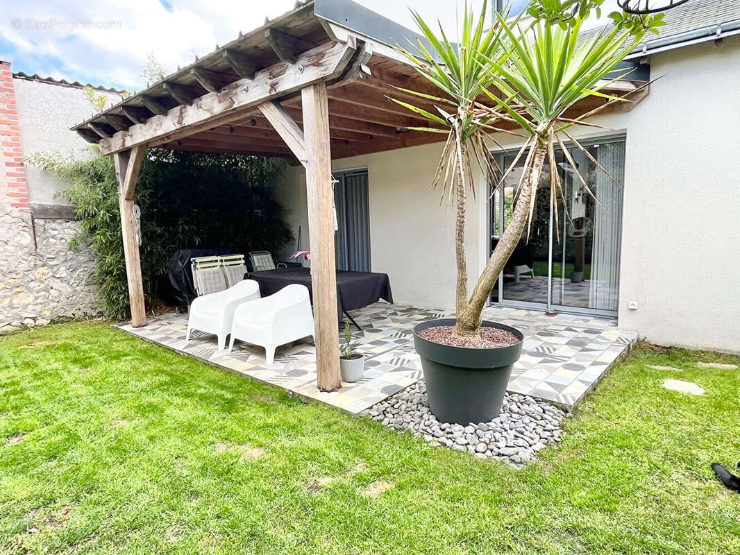 Maison à SAINT-CYR-SUR-LOIRE