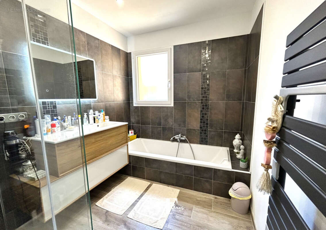AGEN RIVE GAUCHE Maison contemporaine de plain-pied à Moirax, à 15 minutes d’Agen - photo 10