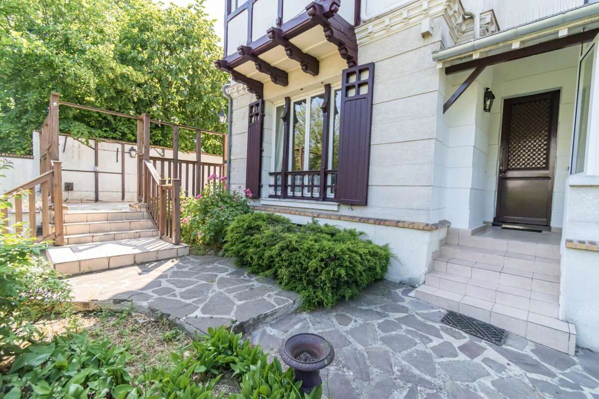 Maison à MONTMORENCY